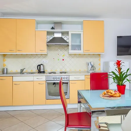 1 Bedroom Cozy In